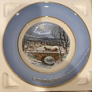 Avon Christmas Plate 1979 ‘Dashing Through The Snow’